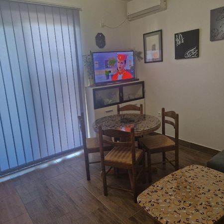 Vera Apartment Kampor Extérieur photo
