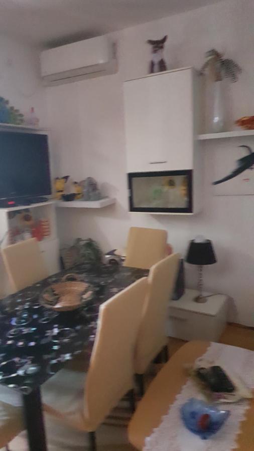 Vera Apartment Kampor Extérieur photo