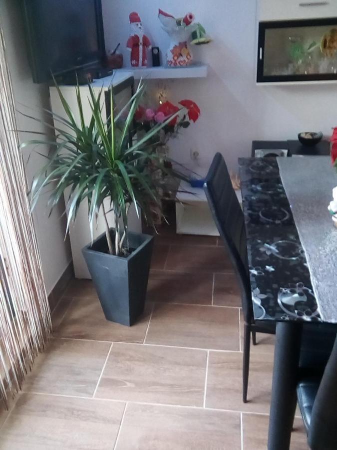 Vera Apartment Kampor Extérieur photo