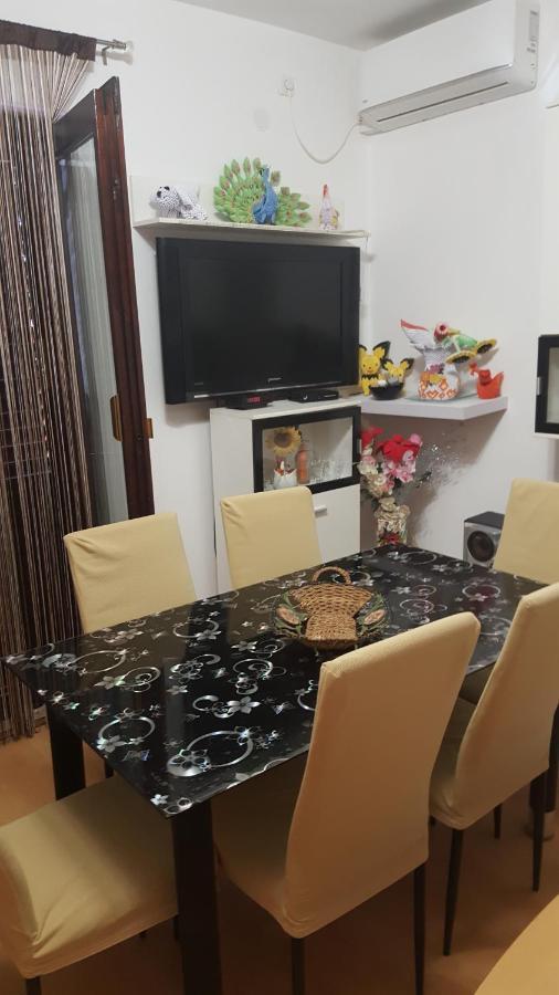Vera Apartment Kampor Extérieur photo