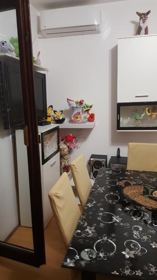 Vera Apartment Kampor Extérieur photo