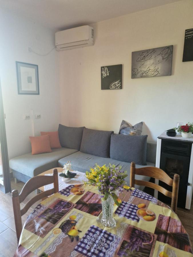 Vera Apartment Kampor Extérieur photo