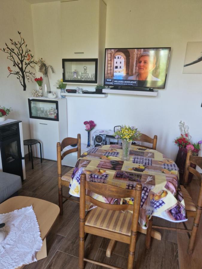 Vera Apartment Kampor Extérieur photo