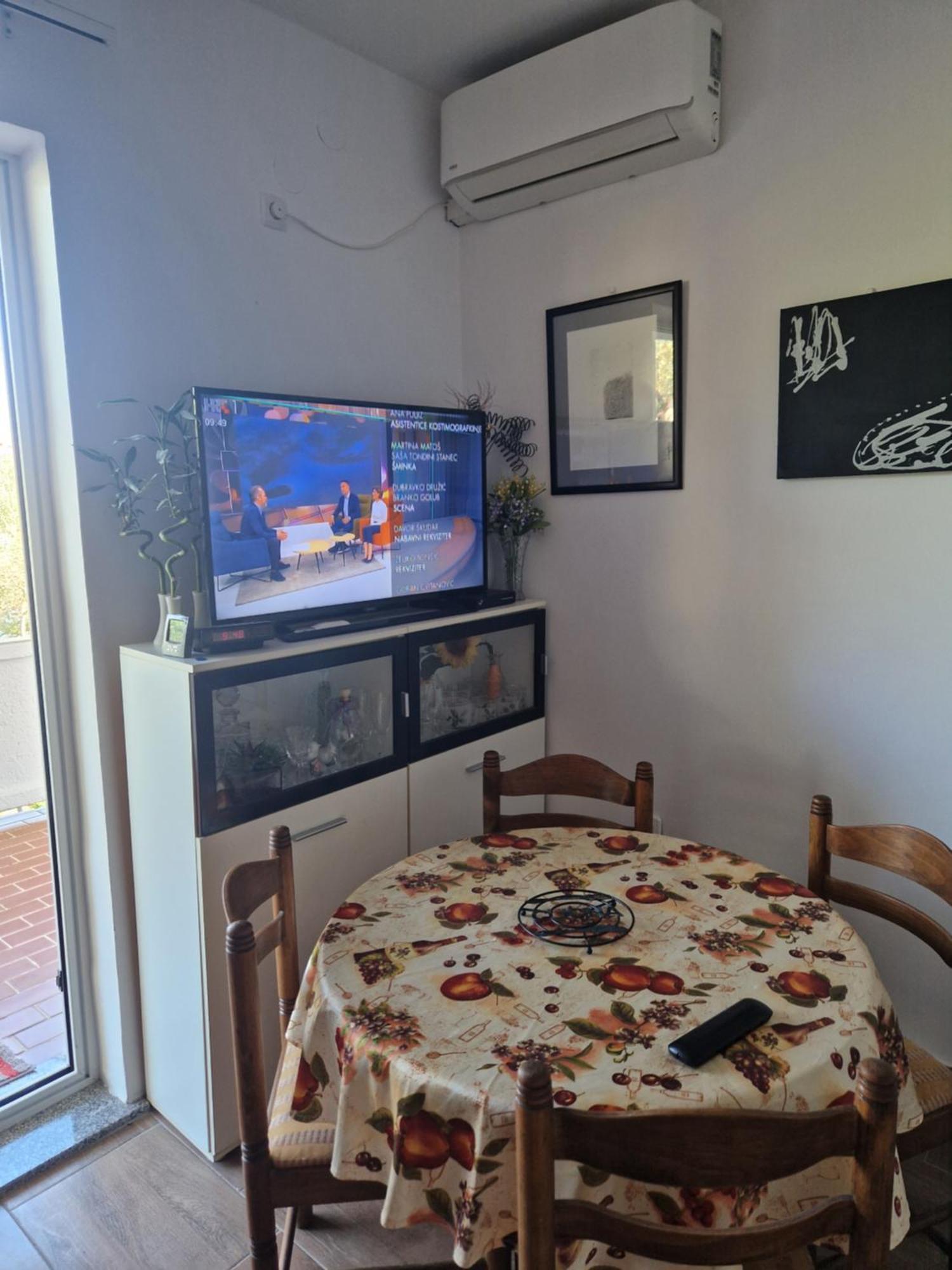 Vera Apartment Kampor Extérieur photo