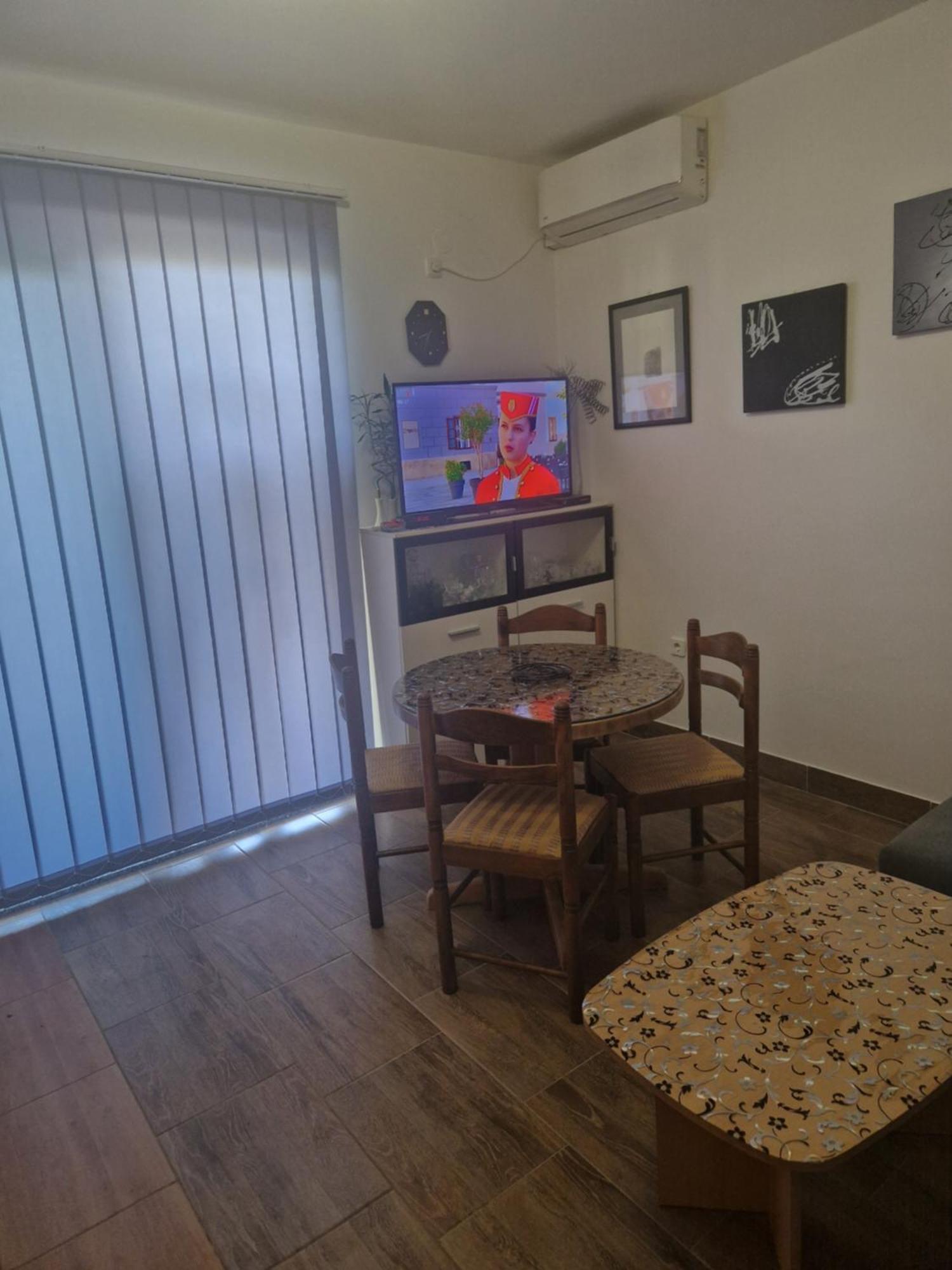 Vera Apartment Kampor Extérieur photo